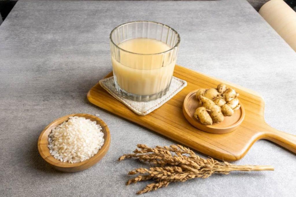 Resep dan Manfaat Jamu Beras Kencur, Minuman Tradisional Penambah Stamina