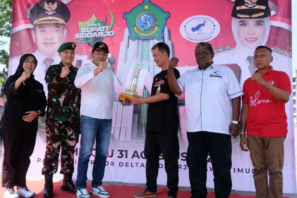 Ribuan Kicau Mania Ramaikan Festival Burung Berkicau Piala Bupati Sidoarjo