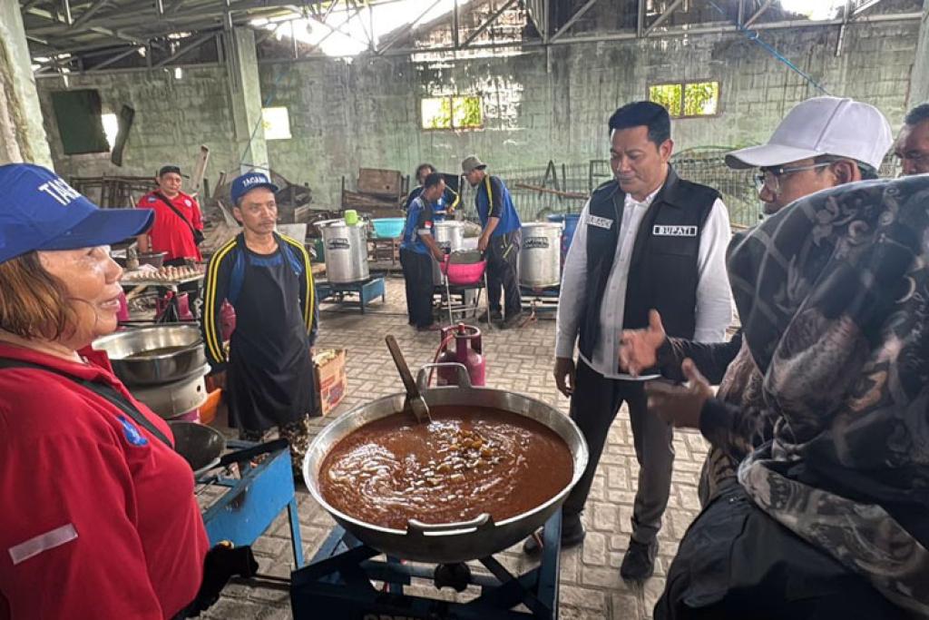 Pemkab Sidoarjo Dirikan Dapur Umum untuk Korban dan Relawan Ponpes Al-Khoziny
