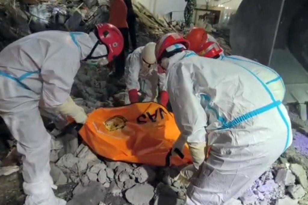 Korban Meninggal Ponpes Al-Khoziny Bertambah Jadi 54, Pencarian Terus Dilanjut