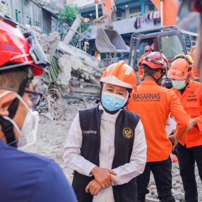 Operasi SAR Ditutup, Khofifah Pastikan Pemprov Jatim Kawal Hingga Akhir Identifikasi Korban Al Khoziny