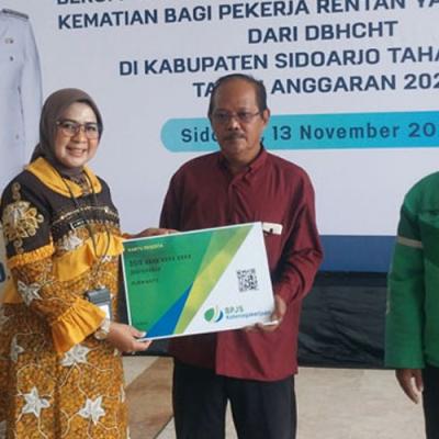 Disnaker Sidoarjo Salurkan Jaminan Sosial untuk 34 Ribu Pekerja Rentan