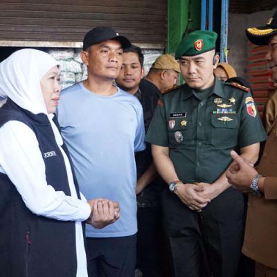 Khofifah Tinjau Distribusi Beras SPHP di Pasar Larangan Sidoarjo
