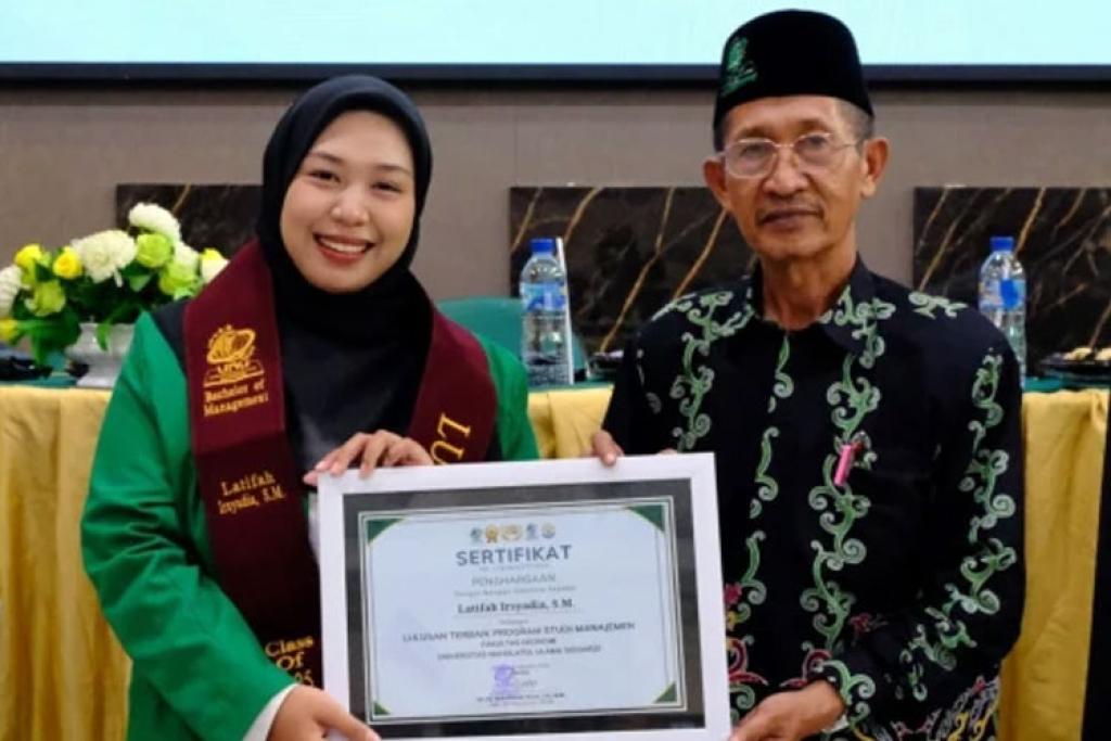 Kader IPPNU Latifah Irsyadia Raih Lulusan Terbaik Unusida dengan IPK 3,93