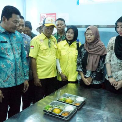 Bupati Sidoarjo Sidak Program Makan Bergizi, Tekankan Gizi dan Ekonomi Lokal