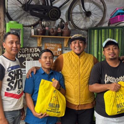 Relawan AKAR Salurkan Sembako untuk Warga Terdampak Puting Beliung Waru