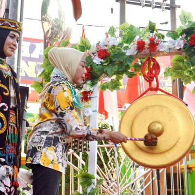 Ketua TP PKK Sidoarjo Buka Kedungsumur Culture Carnival 2025: Budaya Lokal Harus Jadi Karakter